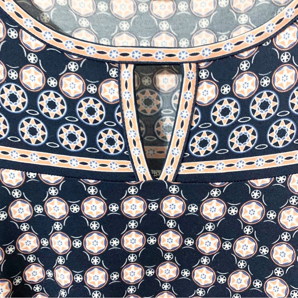 Max Studio Multicolor Geometric Pattern Short Sleeve Dress Keyhole Style 6912W64 - Picture 9 of 9